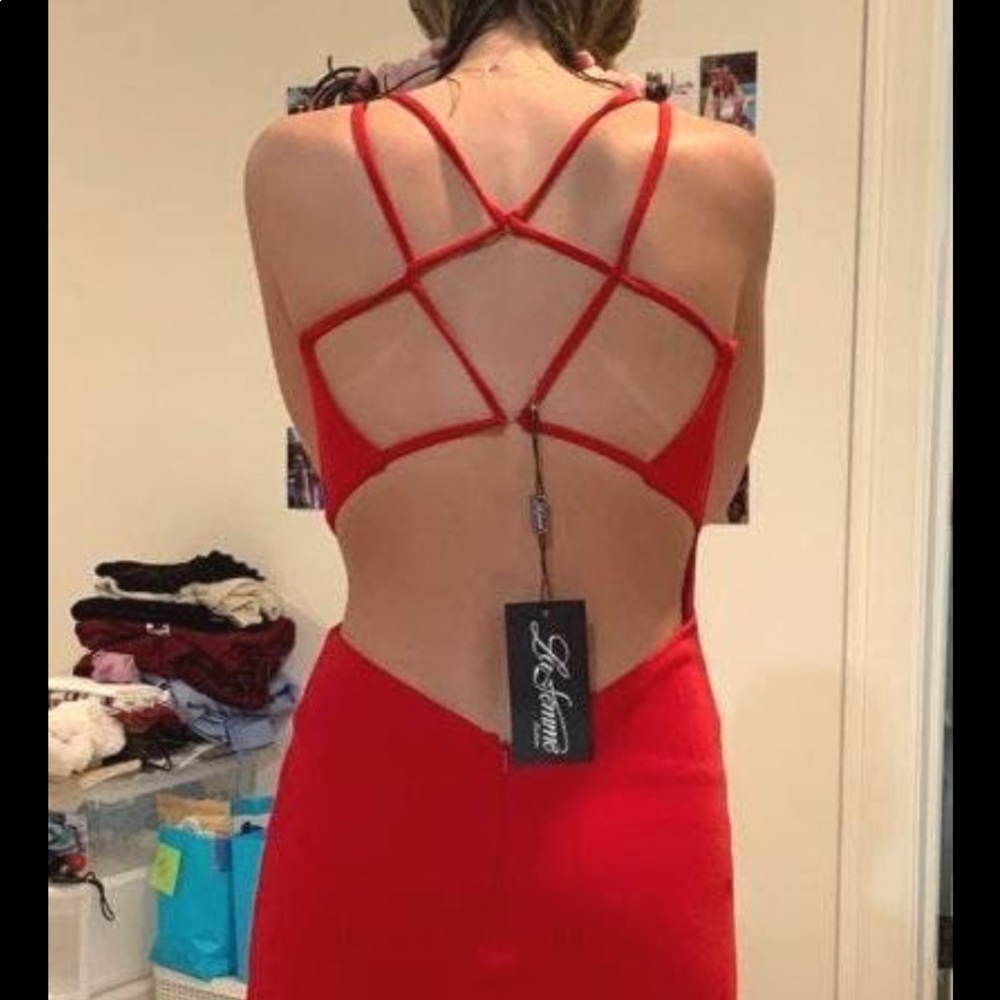 red dress - Picture 3 of 3